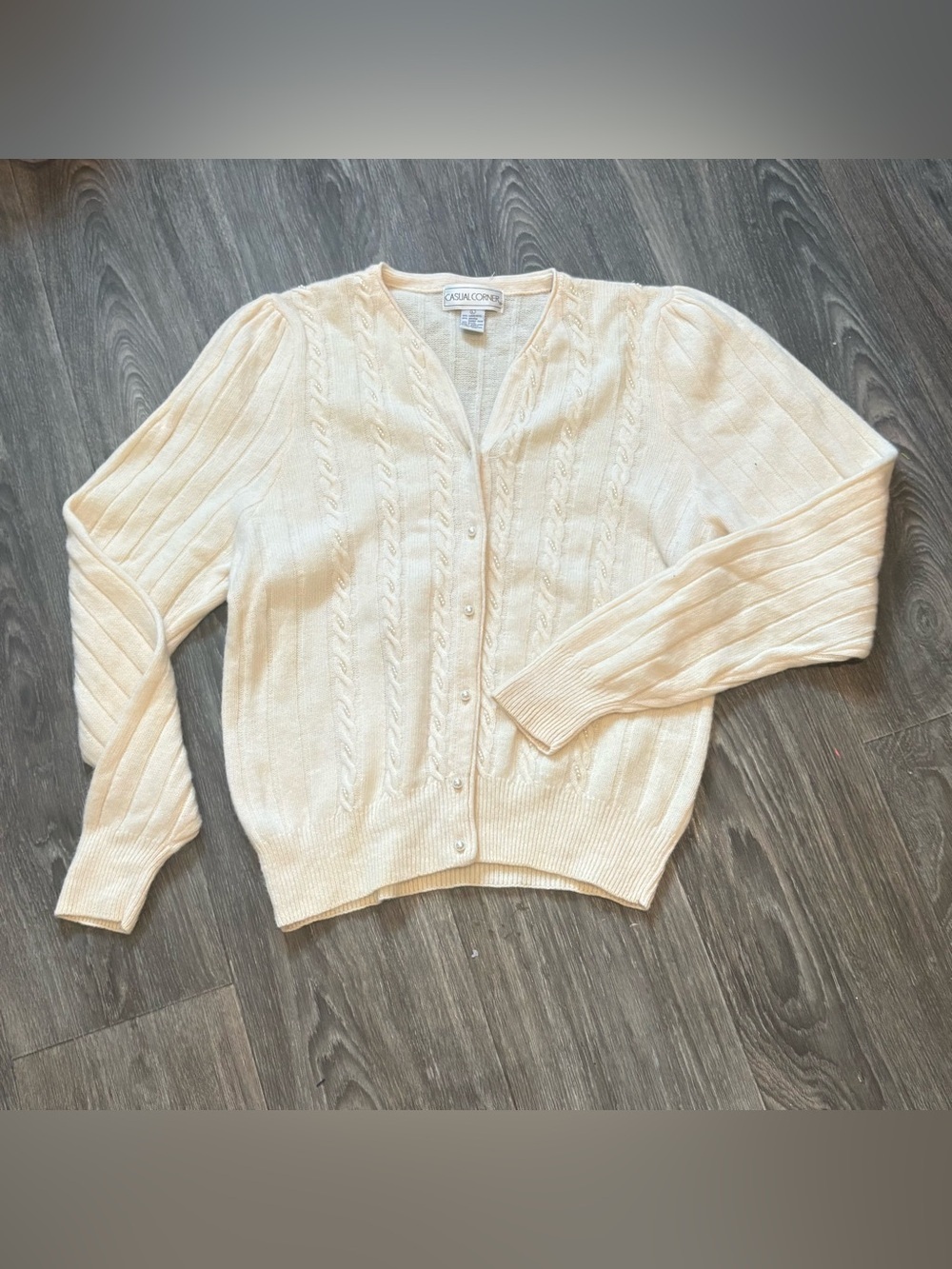 VTG casual corner lambswool angora pearl button cable knit cardigan
